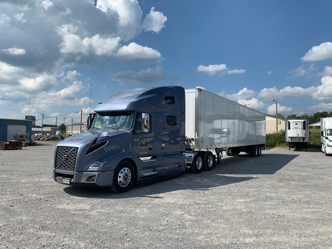 R.C. Transport truck and dry van equipment