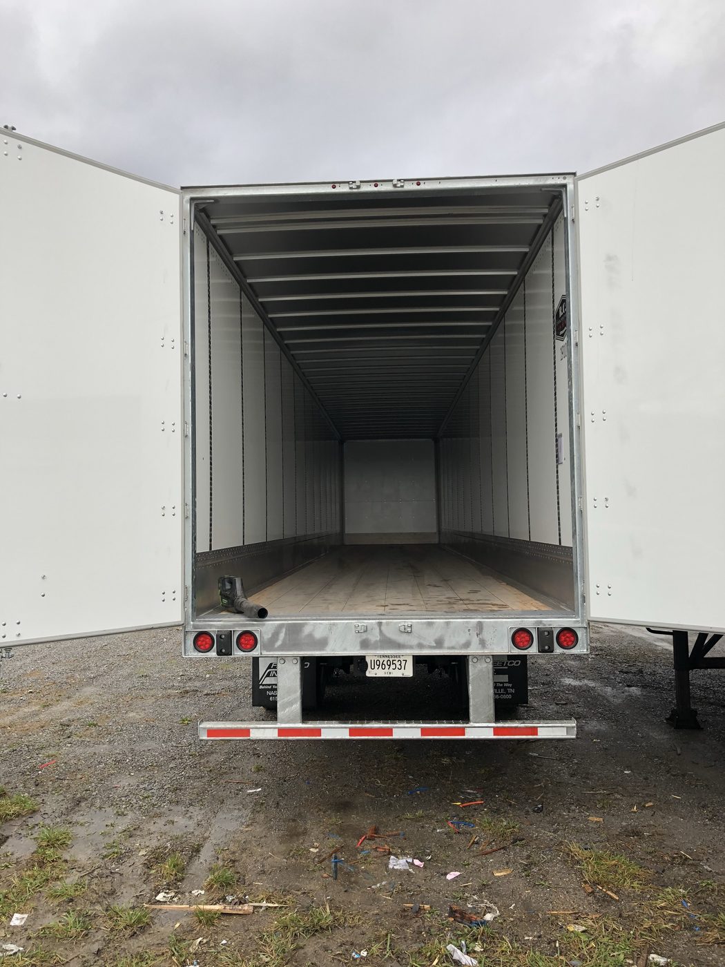 R.C. Transport truck and dry van equipment