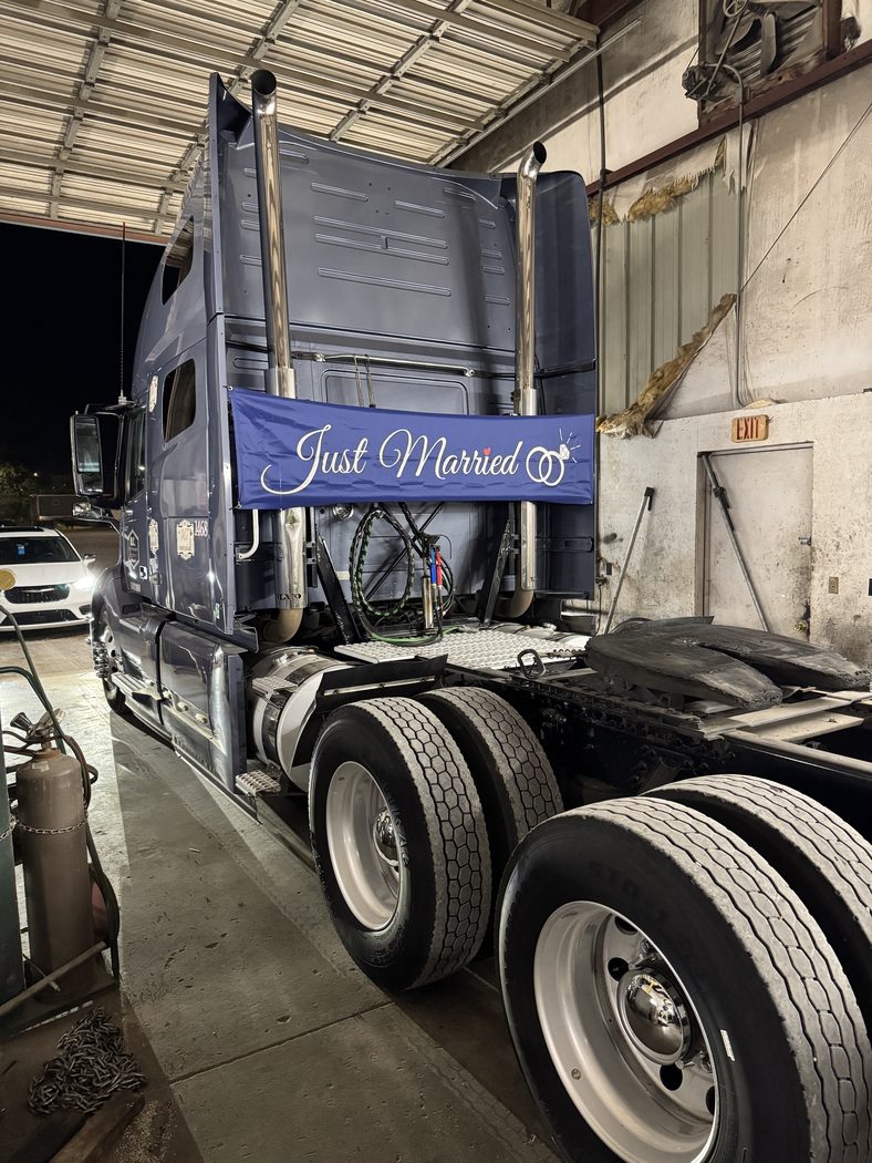 R.C. Transport truck and dry van equipment