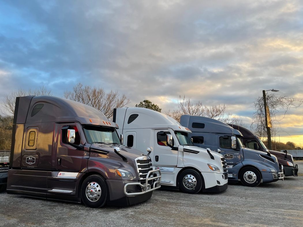 R.C. Transport truck and dry van equipment