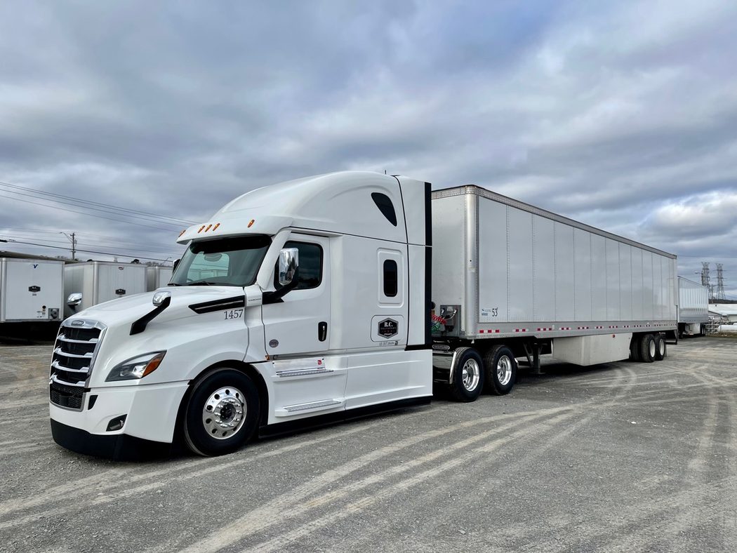 R.C. Transport truck and dry van equipment
