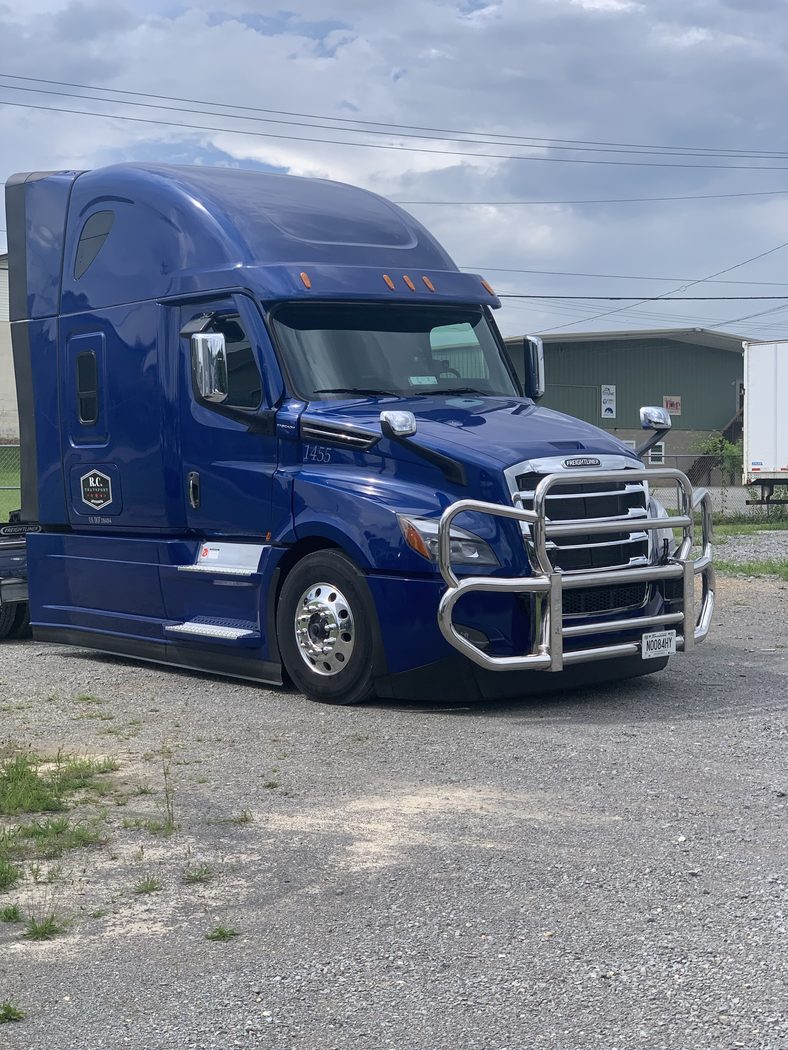 R.C. Transport truck and dry van equipment