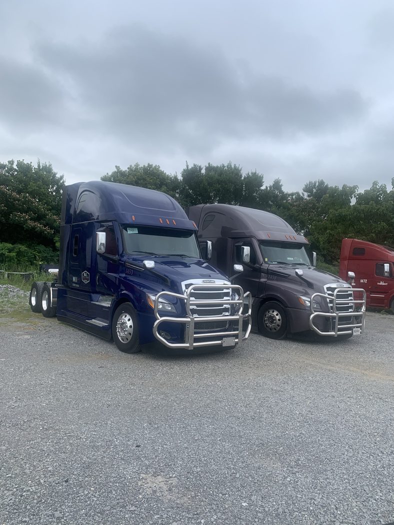 R.C. Transport truck and dry van equipment