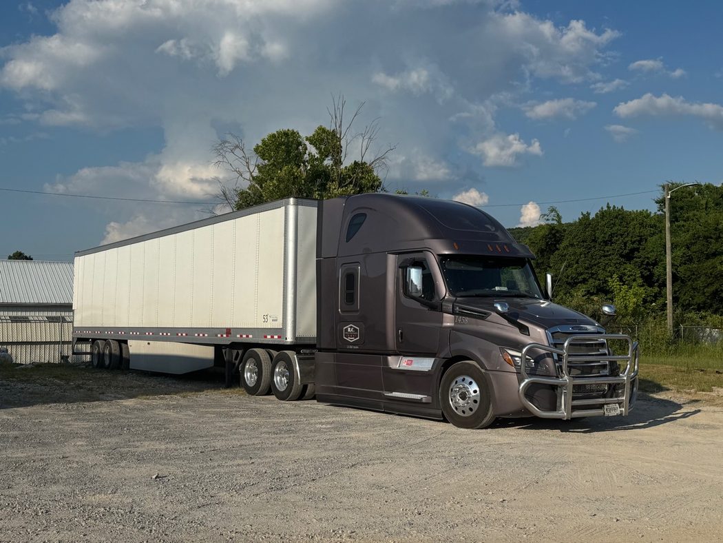 R.C. Transport truck and dry van equipment