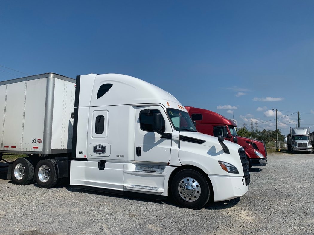 R.C. Transport truck and dry van equipment