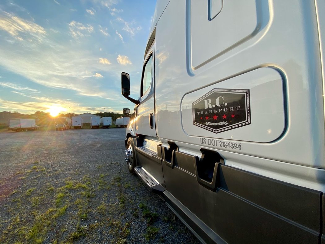 R.C. Transport truck and dry van equipment